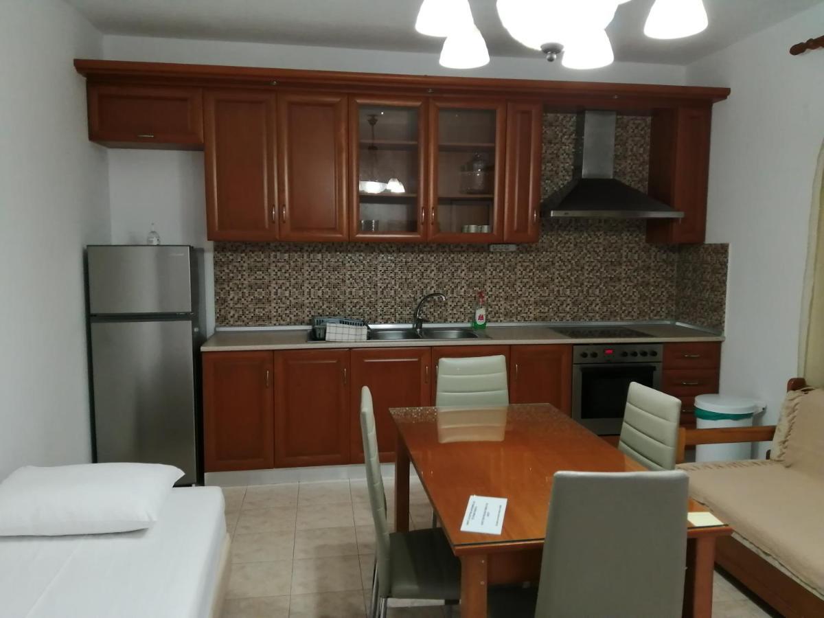 Irini Apartments Keramoti  Eksteriør billede